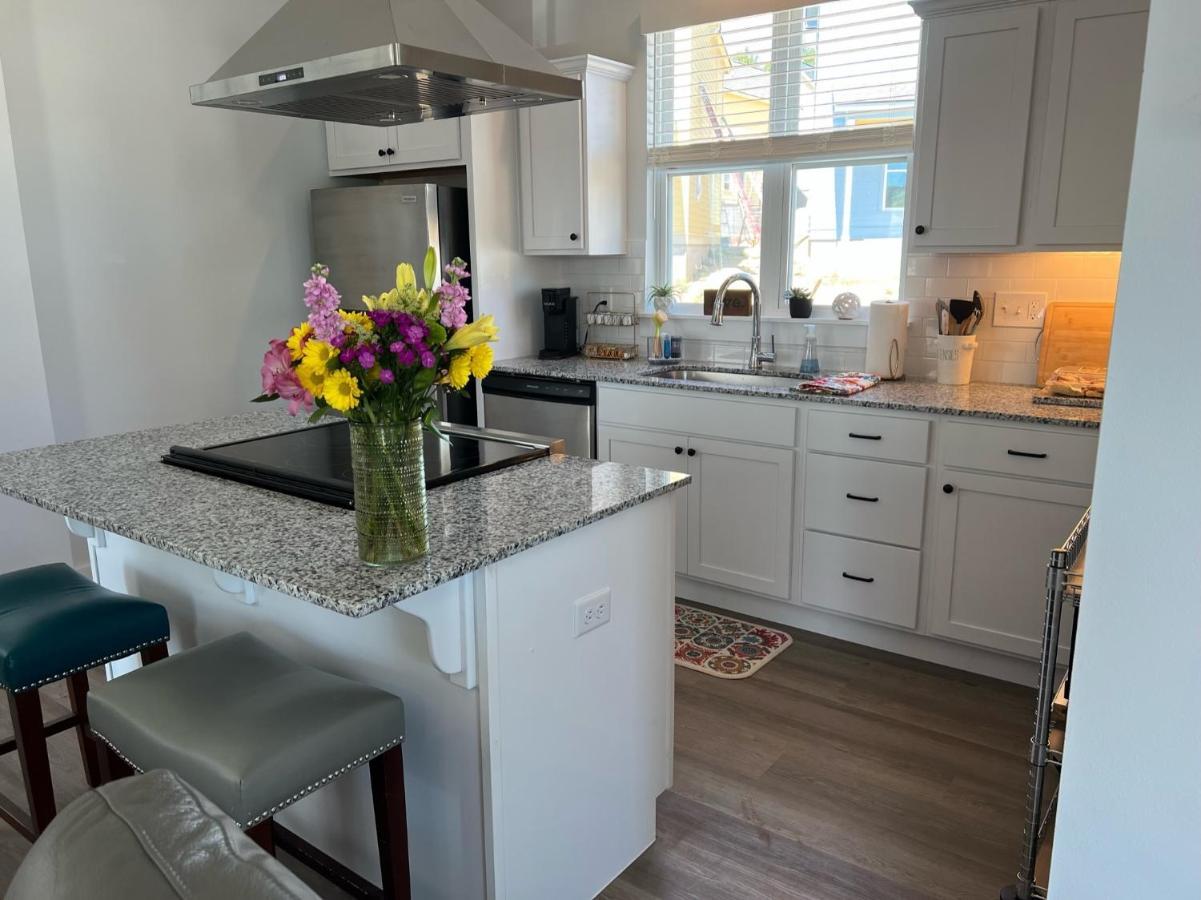 New Centennial Park Luxury Smart Home W Courtyard Fayetteville Esterno foto